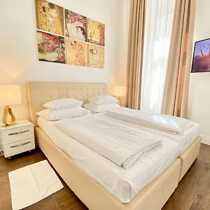 Steiner Residences Taborstrasse Apartament