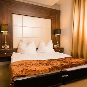 Duna Garden 4*, Budapest Magyarország