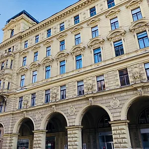 Kh Universitaet Apartament